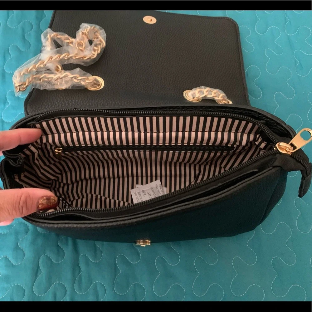 NWT. Elegant Crossbody Bag - Picture 7 of 10